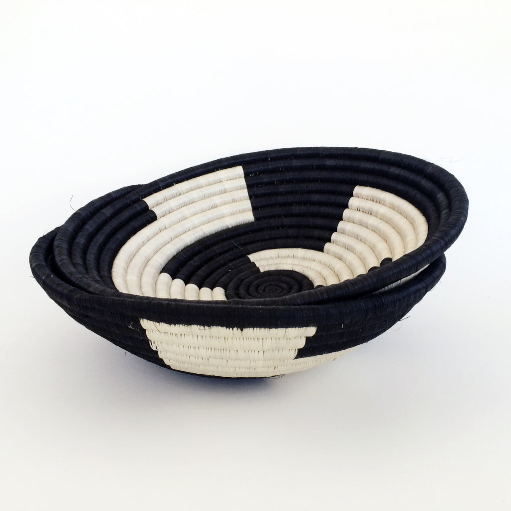 Zig Zag Plateau Basket